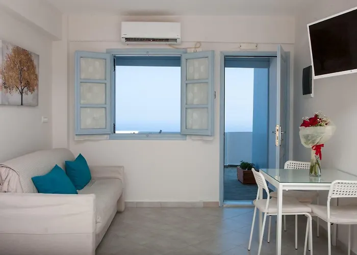 Luna Rossa Santorini *