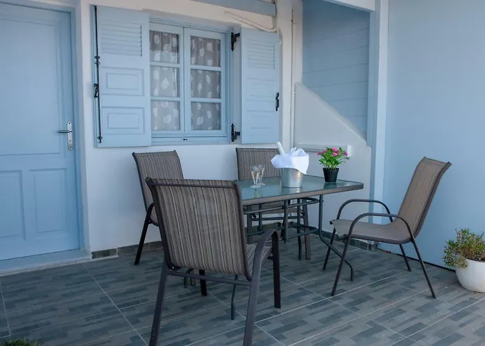 Luna Rossa Santorini Apartment