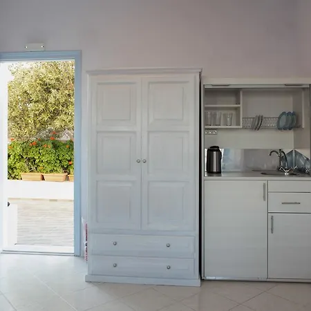 Luna Rossa Santorini