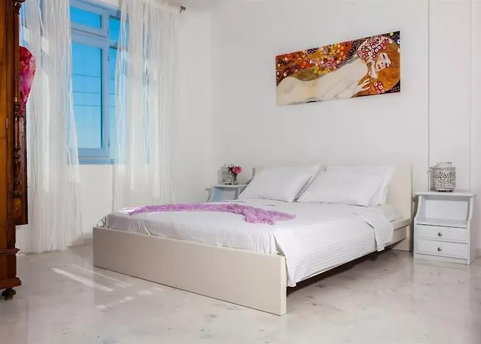 Luna Rossa Santorini * イメロヴィグリ