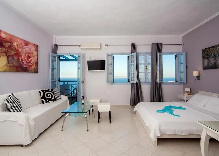 Luna Rossa Santorini * إيميروفيغلي