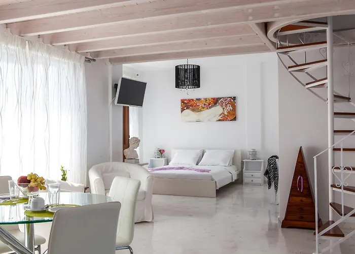 Luna Rossa Santorini *