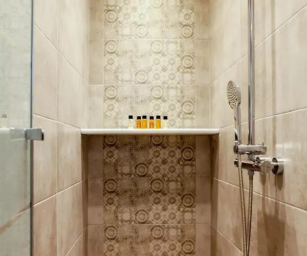 Luna Rossa Santorini إيميروفيغلي