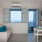 Luna Rossa Santorini *